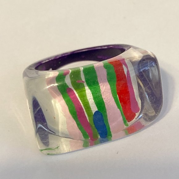 Vintage Lucite Acrylic Ring Size 6 Retro Abstract Hand Painted Pink Red White - Picture 10 of 12